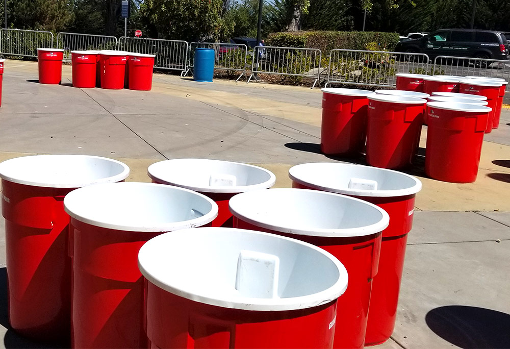 GIANT Red Solo Cups x 6 : Game for Summer Fun!